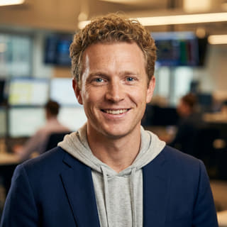 Ryan Brooks, presentado como analista principal de trading en AutoMind CL, en una imagen de perfil